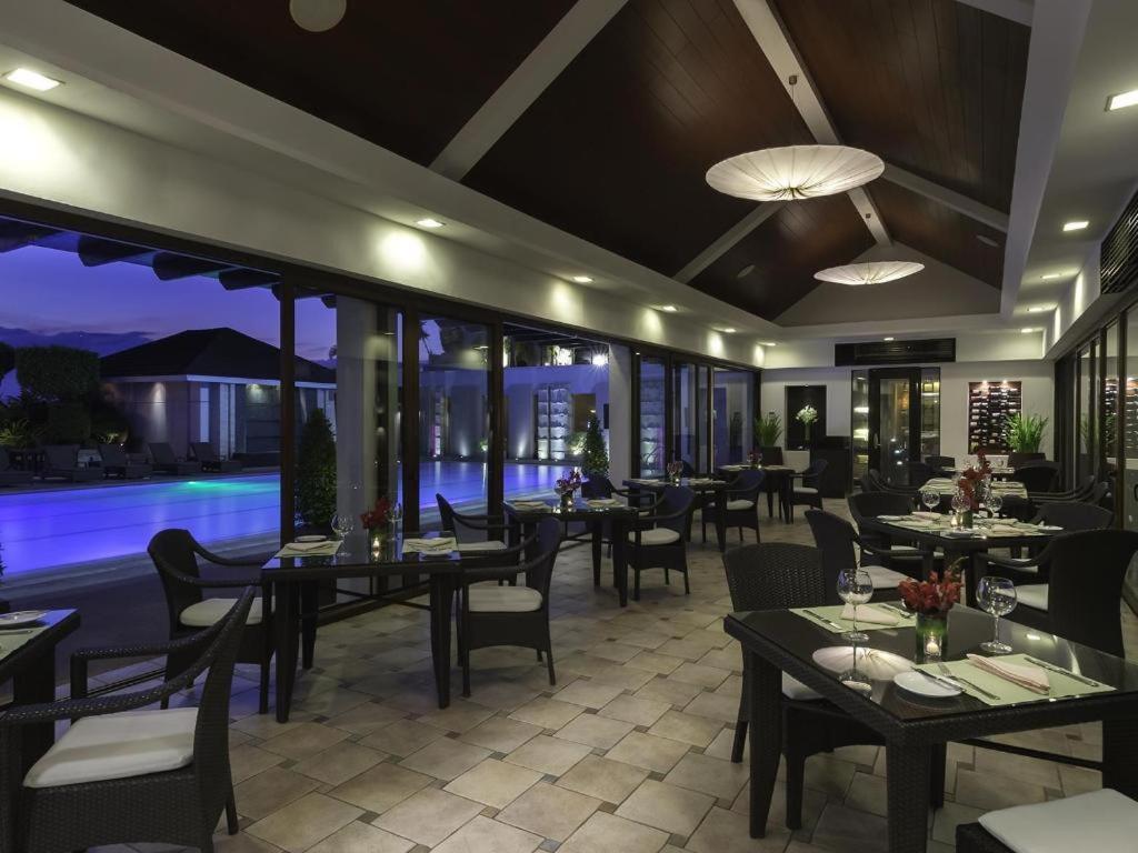 Отель Marco Polo Davao Экстерьер фото The restaurant