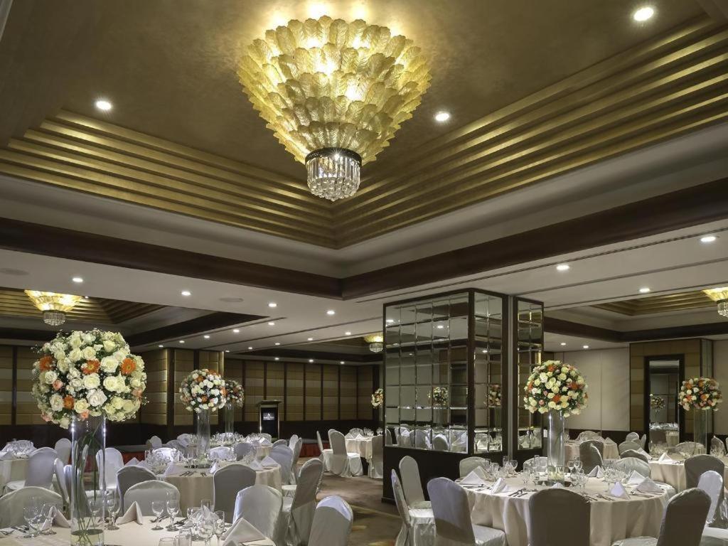 Отель Marco Polo Davao Экстерьер фото The ballroom