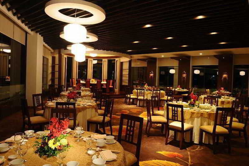 Отель Marco Polo Davao Экстерьер фото The interior of the restaurant