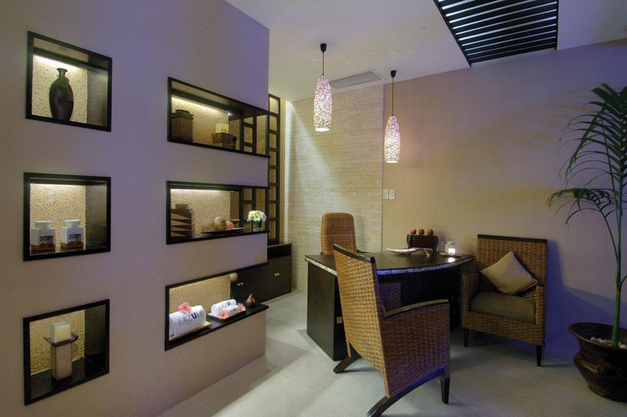 Отель Marco Polo Davao Экстерьер фото The reception area at the spa