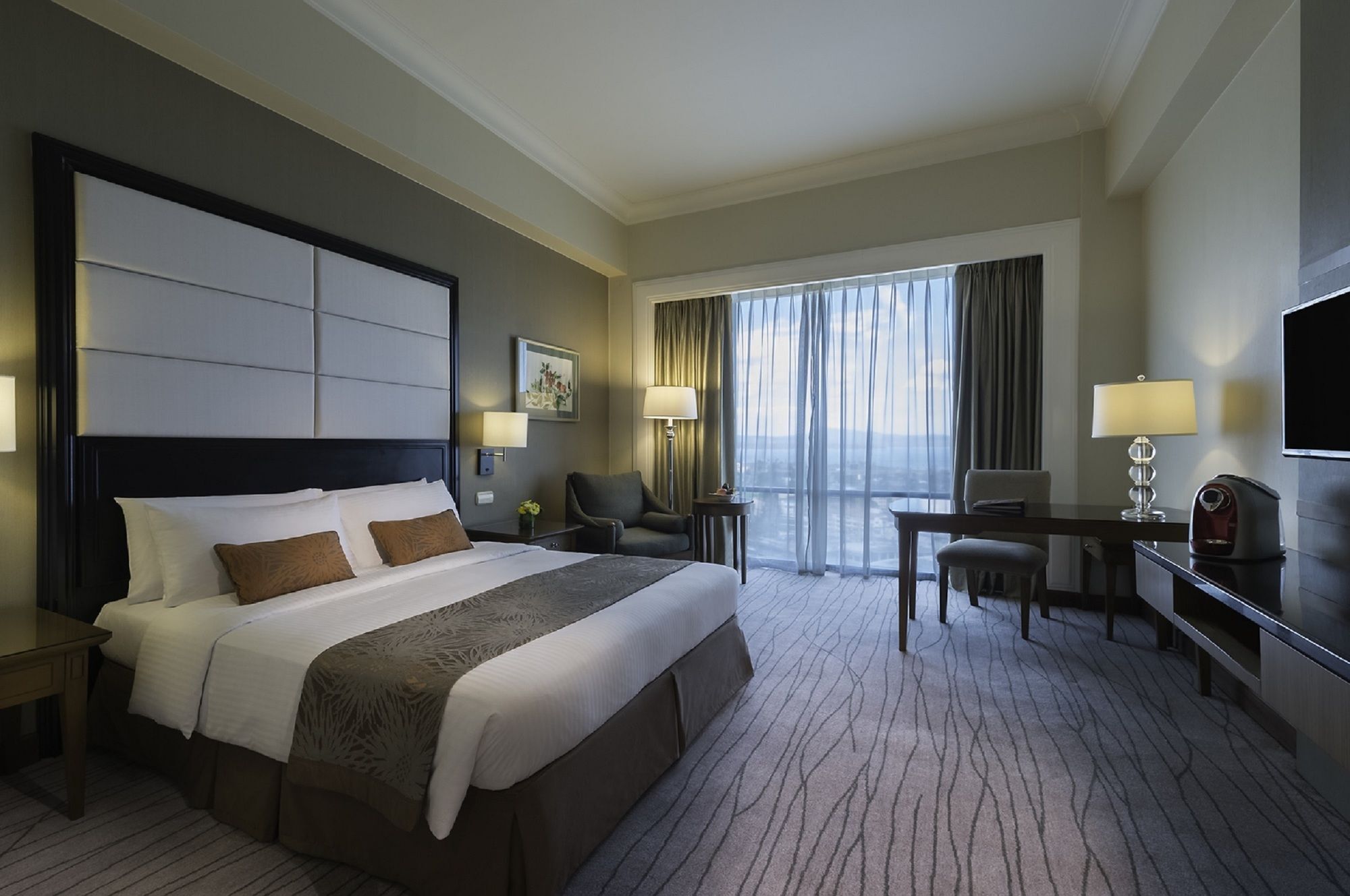 Отель Marco Polo Davao Экстерьер фото Deluxe Room