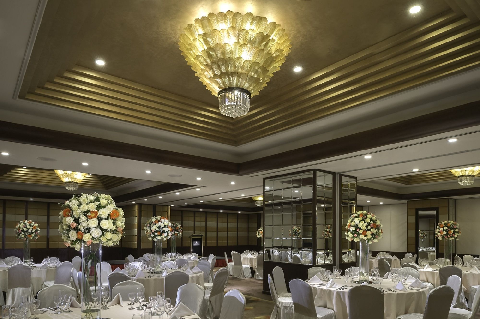 Отель Marco Polo Davao Экстерьер фото The ballroom